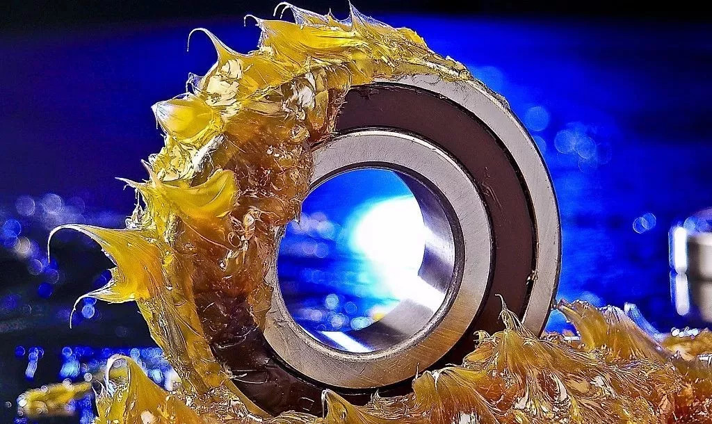 如何防止軸承潤滑脂添加過量呢？